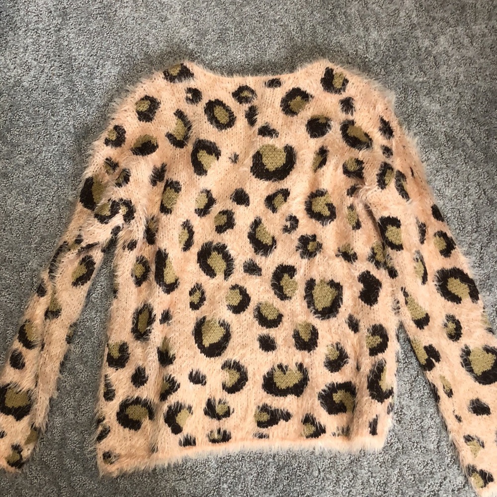 Fuzzy sweater - Picture 3 of 3